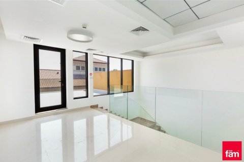 Снять в аренду виллу в Умм-Сукейме, Дубай: 4 спальни, 265.1м², № 69362 - фото 15