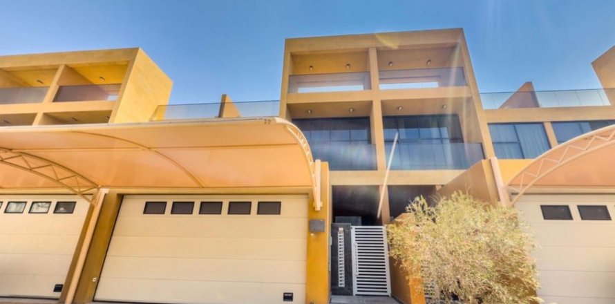 Вилла в Умм-Сукейме, Дубай, 4 спальни, 265.1м², № 69362