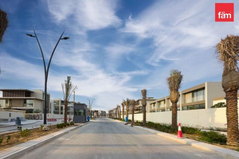 Villa en Dubai, 4 dormitorios, 479.6 m², № 69364 - foto 2