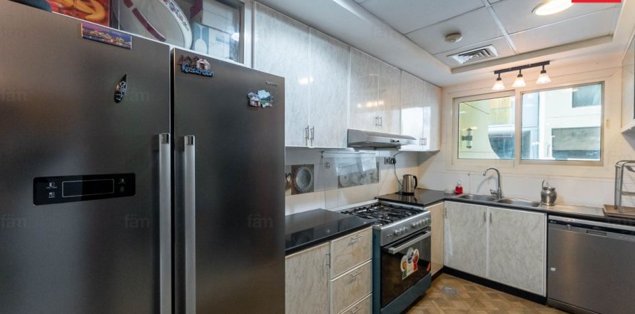 Adosado en Dubai, 5 dormitorios, 158.9 m², № 69361