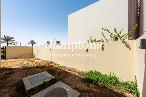 Снять в аренду квартиру в Dubai South (Dubai World Central), Дубай: 3 спальни, 210.40021119м², № 135071 - фото 11
