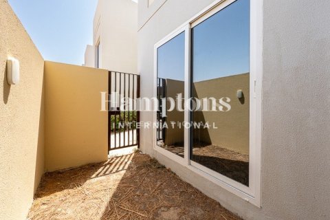 Снять в аренду квартиру в Dubai South (Dubai World Central), Дубай: 3 спальни, 210.40021119м², № 135071 - фото 12