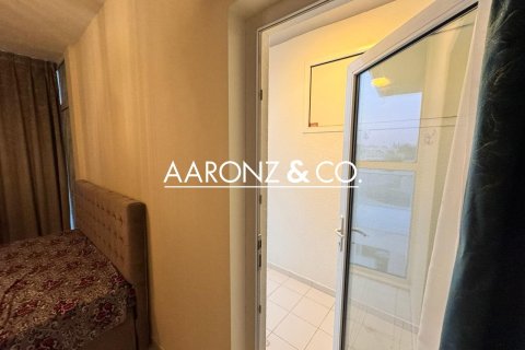 Villa in Dubai 3 bedrooms, 165 sq.m. № 78407 - photo 9