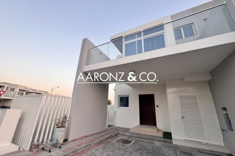 Villa in Dubai 3 bedrooms, 165 sq.m. № 78407 - photo 1