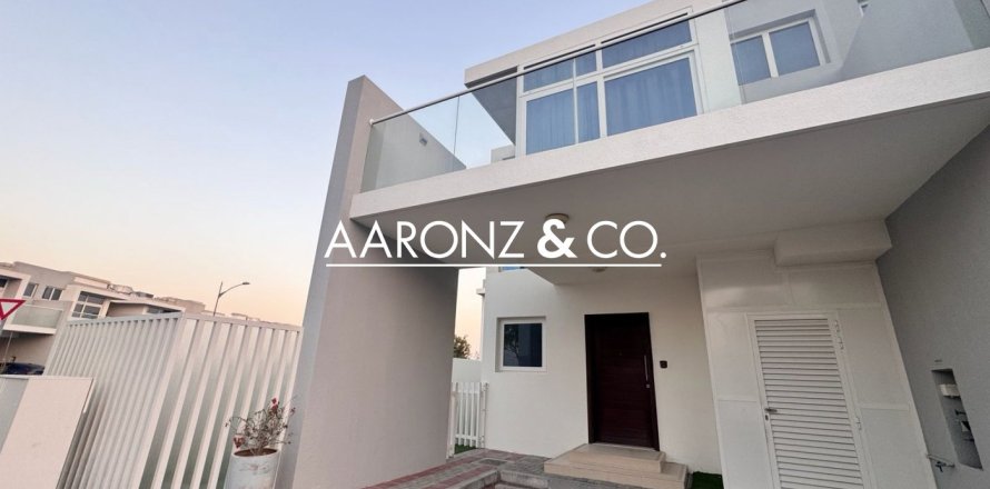 Villa in Dubai 3 bedrooms, 165 sq.m. № 78407