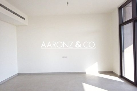 Villa in Al Furjan, Dubai 4 bedrooms, 384.2 sq.m. № 78409 - photo 3