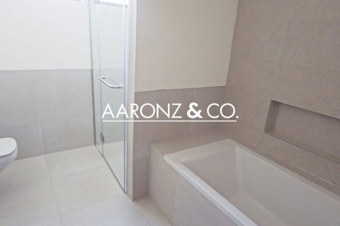 Villa in Al Furjan, Dubai 4 bedrooms, 384.2 sq.m. № 78409 - photo 10