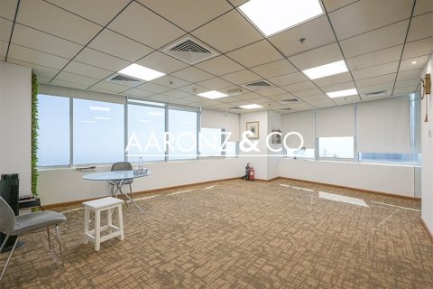 Office in Jumeirah Lake Towers, Dubai 156.9 sq.m. № 78408 - photo 4