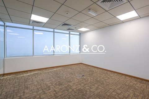 Office in Jumeirah Lake Towers, Dubai 156.9 sq.m. № 78408 - photo 6