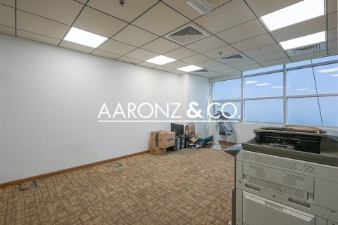 Office in Jumeirah Lake Towers, Dubai 156.9 sq.m. № 78408 - photo 8