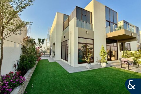 Adosado en District 11, Mohammed Bin Rashid City, Dubai, 4 dormitorios, 298 m², № 78877 - foto 1