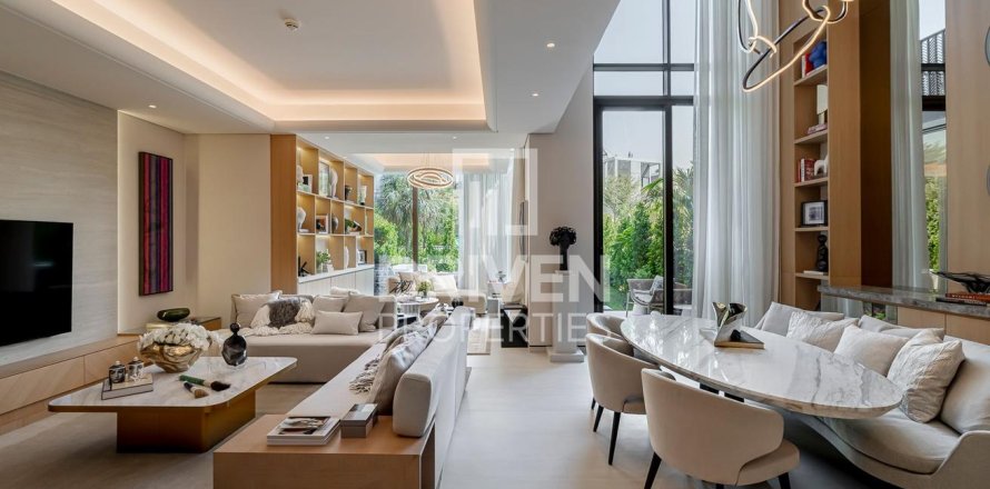 Villa in Jumeirah Bay Island, Jumeirah, Dubai 3 bedrooms, 552 sq.m. № 86198