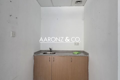 Oficina en Jumeirah Lake Towers, Dubai, 105 m², № 83174 - foto 10