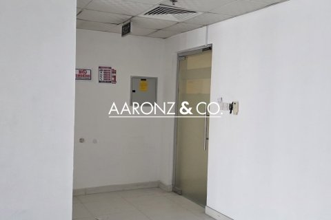 Oficina en Jumeirah Lake Towers, Dubai, 105 m², № 83174 - foto 8