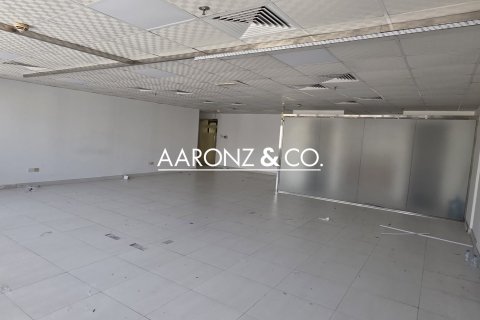 Oficina en Jumeirah Lake Towers, Dubai, 105 m², № 83174 - foto 4