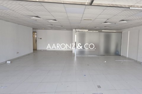 Oficina en Jumeirah Lake Towers, Dubai, 105 m², № 83174 - foto 5