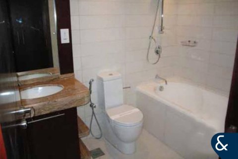 Снять в аренду квартиру в Даунтаун Дубай (Даунтаун Бурдж Дубай), Дубай: 2 спальни, 121м², № 79422 - фото 10