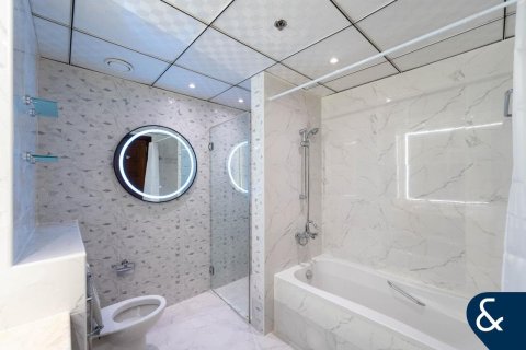 Снять в аренду квартиру в Дубай Марине, Дубай: 3 спальни, 213м², № 79424 - фото 2