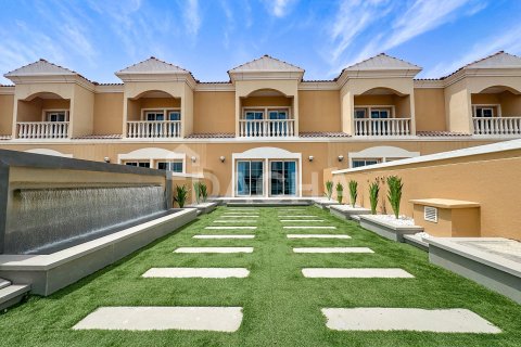 تاون هاوس في Jumeirah Village Triangle, دبي 2 غرف نوم, 152 م² رقم 112746