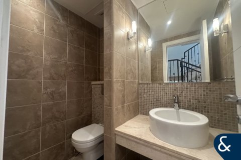 Villa en Legacy, Jumeirah Park, Dubai, 5 dormitorios, 436 m², № 76402 - foto 5