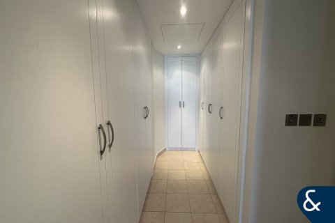 Villa en Legacy, Jumeirah Park, Dubai, 5 dormitorios, 436 m², № 76402 - foto 12