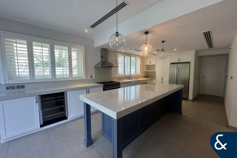 Villa en Legacy, Jumeirah Park, Dubai, 5 dormitorios, 436 m², № 76402 - foto 4