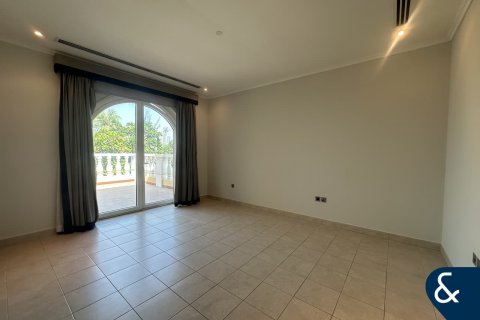 Villa en Legacy, Jumeirah Park, Dubai, 5 dormitorios, 436 m², № 76402 - foto 7