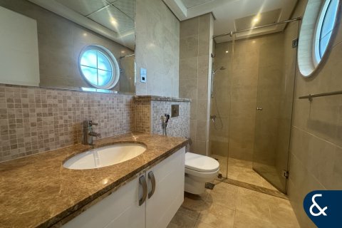 Villa en Legacy, Jumeirah Park, Dubai, 5 dormitorios, 436 m², № 76402 - foto 15