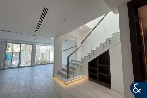 Villa in Jumeirah Village Circle, Dubai 4 bedrooms, 189 sq.m. № 76406 - photo 3