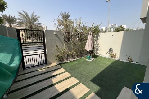 Villa in Jumeirah Village Circle, Dubai 4 bedrooms, 189 sq.m. № 76406 - photo 18