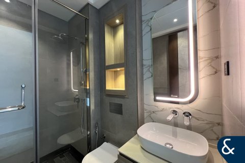 Villa in Jumeirah Village Circle, Dubai 4 bedrooms, 189 sq.m. № 76406 - photo 11