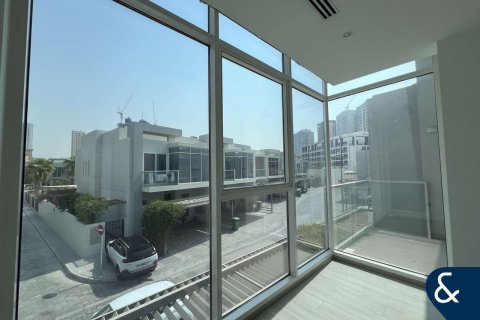 Villa in Jumeirah Village Circle, Dubai 4 bedrooms, 189 sq.m. № 76406 - photo 15