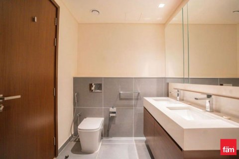 Снять в аренду квартиру в Дубае: 2 спальни, 100.8м², № 95467 - фото 2