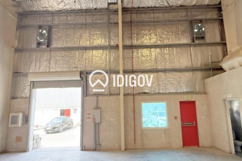 Almacén en Dubai, 11152.82 m², № 121132 - foto 11