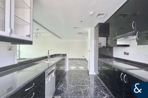 Apartment in Dubai Marina, Dubai 3 bedrooms, 205 sq.m. № 76574 - photo 22