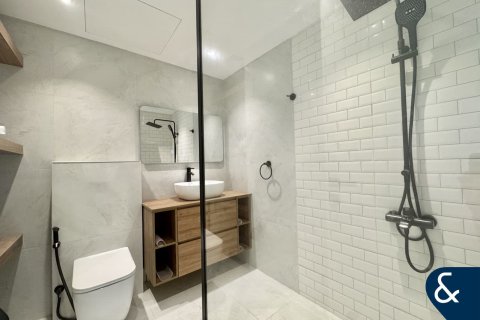 Apartment in Dubai Marina, Dubai 3 bedrooms, 205 sq.m. № 76574 - photo 13