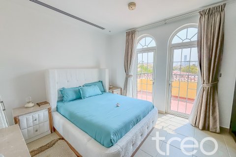 Villa à Legacy, Jumeirah Park, Dubai, 3 chambres, 284.56 m², № 119780 - photo 16