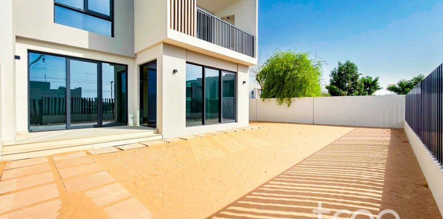 Maison de ville à Dubai, 4 chambres, 389.91 m², № 119783