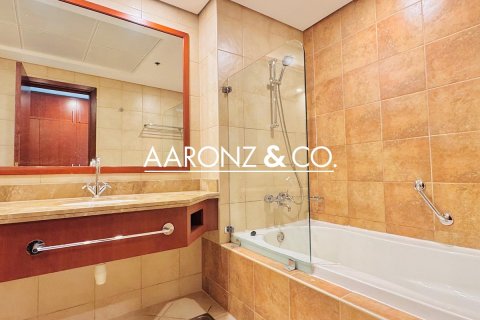 Apartment in Jumeirah Beach Residence, Dubai 3 bedrooms, 242 sq.m. № 99785 - photo 11