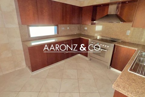 Apartment in Jumeirah Beach Residence, Dubai 3 bedrooms, 242 sq.m. № 99785 - photo 15