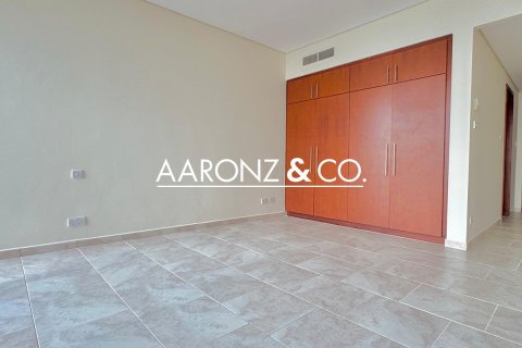 Apartment in Jumeirah Beach Residence, Dubai 3 bedrooms, 242 sq.m. № 99785 - photo 22