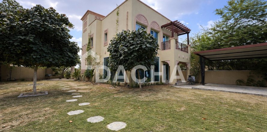 Villa à Jumeirah Village Triangle, Dubai, 4 chambres, 250 m², № 105088