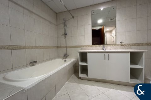 Apartment in Motor City, Dubai 3 bedrooms, 202 sq.m. № 98412 - photo 9