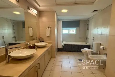 Apartment in Palm Jumeirah, Dubai 3 bedrooms, 206 sq.m. № 122854 - photo 10