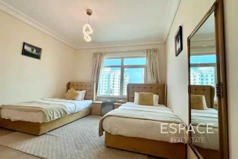 Apartment in Palm Jumeirah, Dubai 3 bedrooms, 206 sq.m. № 122854 - photo 8