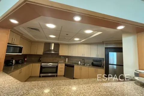 Apartment in Palm Jumeirah, Dubai 3 bedrooms, 206 sq.m. № 122854 - photo 5