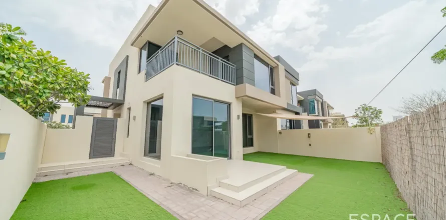 Villa in Dubai Hills Estate, Dubai 5 bedrooms, 254 sq.m. № 122850