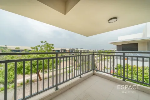 Villa in Dubai Hills Estate, Dubai 5 bedrooms, 254 sq.m. № 122850 - photo 17