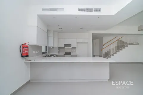 Villa in Dubai Hills Estate, Dubai 5 bedrooms, 254 sq.m. № 122850 - photo 5