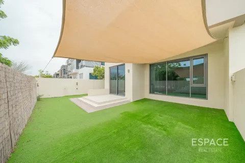 Villa in Dubai Hills Estate, Dubai 5 bedrooms, 254 sq.m. № 122850 - photo 19